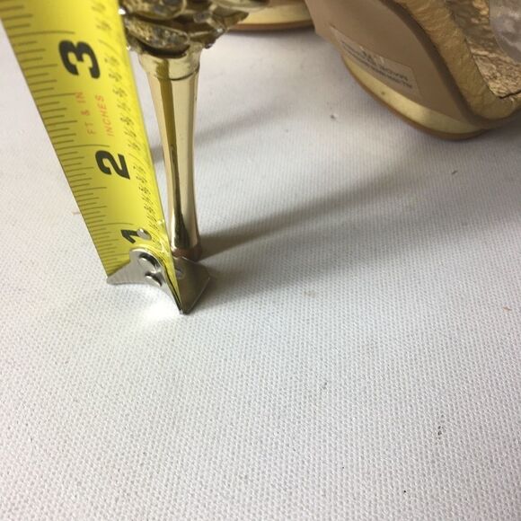 Celesta women’s gold straps sandals size 7.5 - Picture 10 of 11